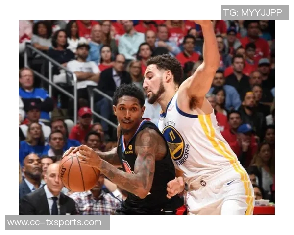 哈克斯分享球队快节奏打法乐趣强调切入跑动与空间创造的重要性