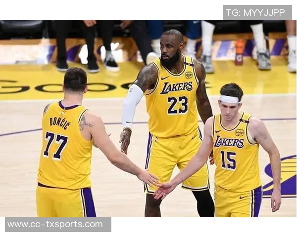 湖记:詹姆斯退役传闻东契奇与里夫斯尚未直接询问他 湖记:詹姆斯退役传闻东契奇与里夫斯尚未直接询问他