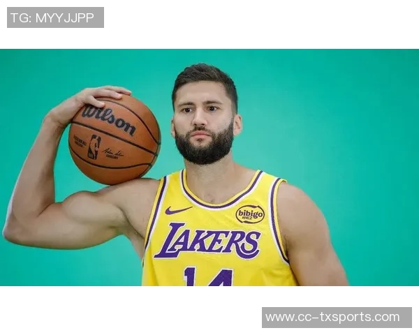 克莱状态低迷球队表现不佳今晚再次遭遇7中1困境引发深思 克莱状态低迷球队表现不佳今晚再次遭遇7中1困境引发深思