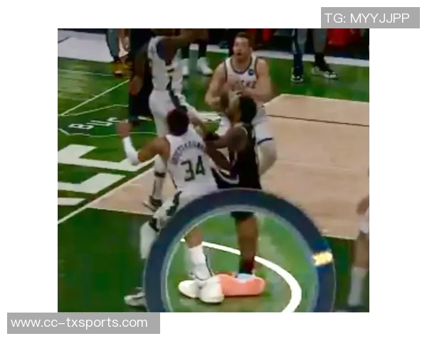 马刺队哈珀脚踝受伤佩戴保护靴拄拐杖离开球馆希望早日康复 马刺队哈珀脚踝受伤佩戴保护靴拄拐杖离开球馆希望早日康复