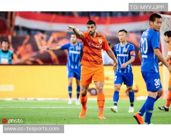 神奇扑救!王大雷在第18分钟成功挡住叶楚贵的近距离头球射门 神奇扑救!王大雷在第18分钟成功挡住叶楚贵的近距离头球射门